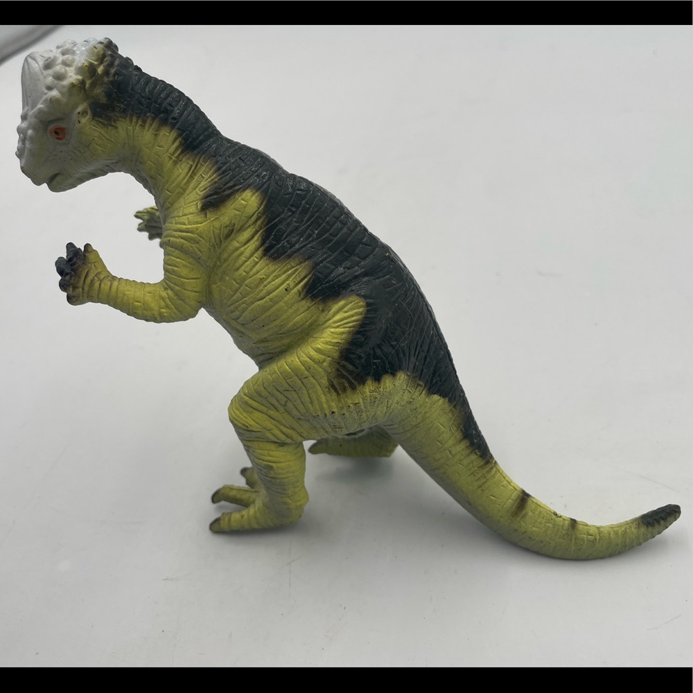 PACHYCEPHHLOSAURUS  DINOSAUR Plastic Toy Figure from 2000.